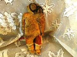 7.5" INUIT NATIVE RAWHIDE DEERSKIN DOLL, HOODED PARKA, MOCCASINS